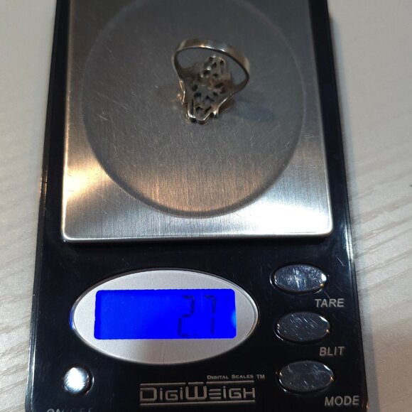 Size 7.5 925 Sterling Silver Textured Odd Floral Ring - Picture 6 of 6